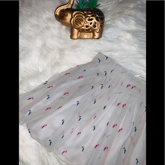 BCBG generation parrot print pleat chiffon skirt. - Picture 5 of 8